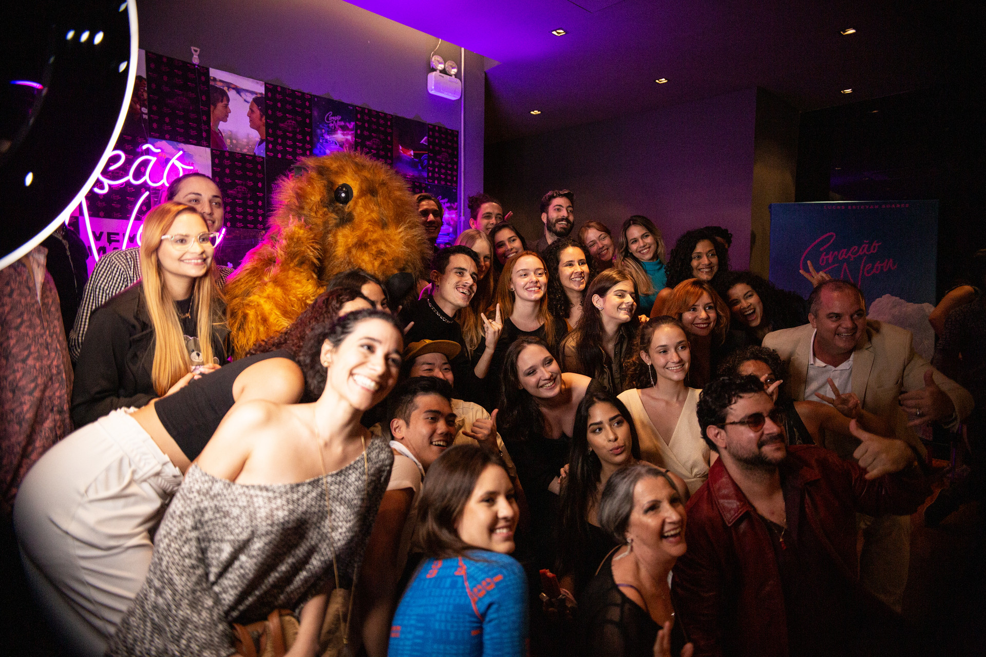 Equipe e elenco na pré-estreia São Paulo