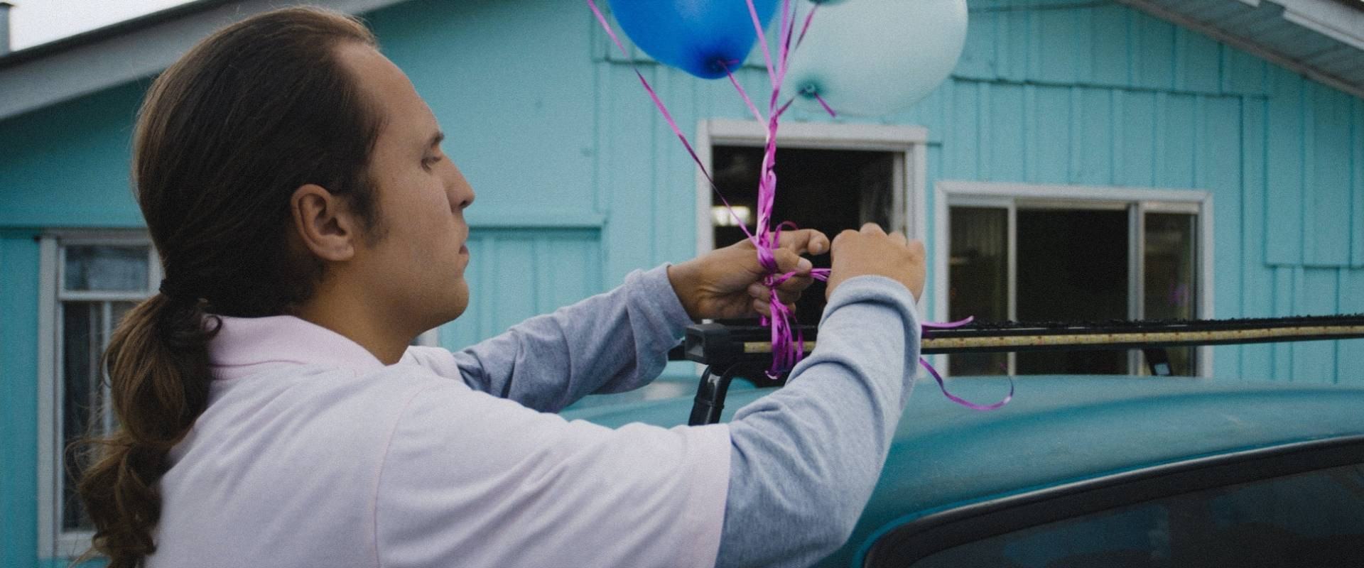 Cena do filme Coração de Neon 1