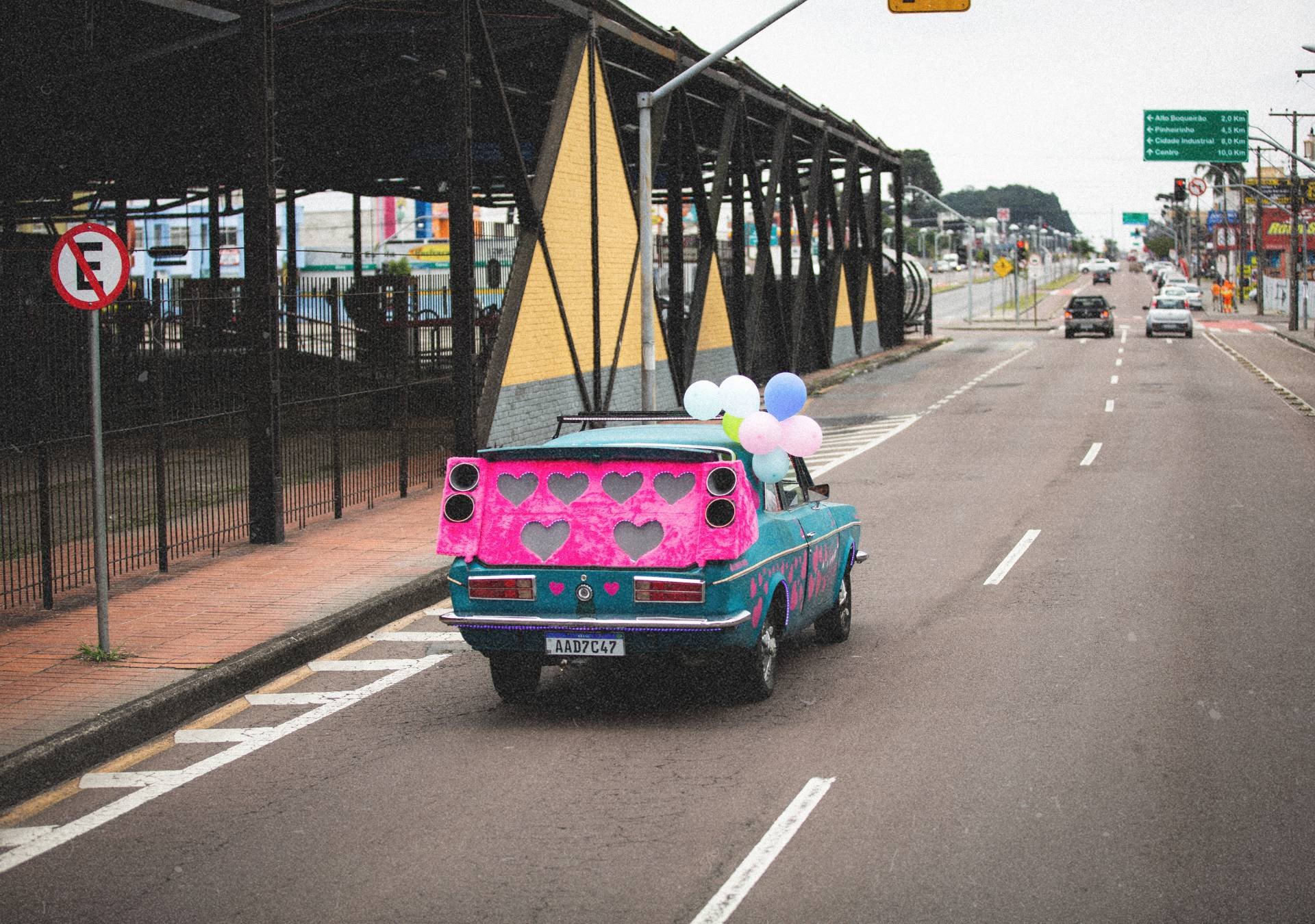 Cena do filme Coração de Neon 13