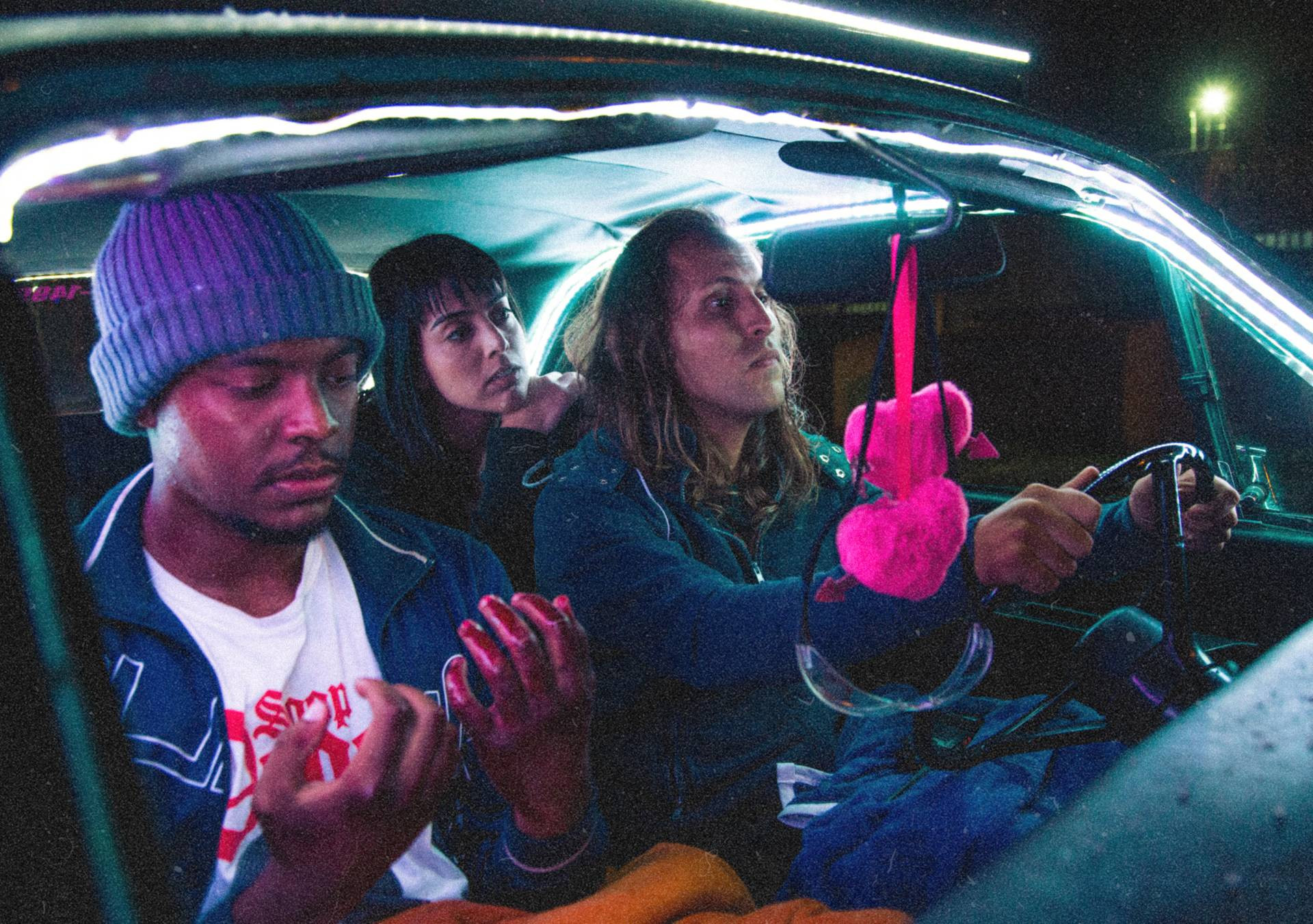 Cena do filme Coração de Neon 21